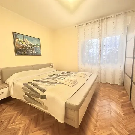 Apartments Dujmic - 50M From The Sea With Private Parking Icici Exterior photo