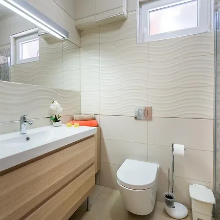 Apartments Dujmic - 50M From The Sea With Private Parking Icici Exterior photo