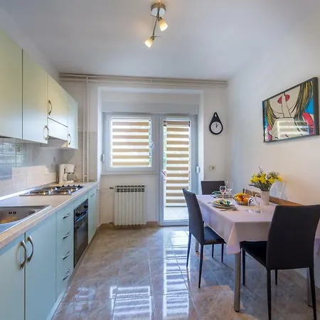 Apartments Dujmic - 50M From The Sea With Private Parking Icici Exterior photo