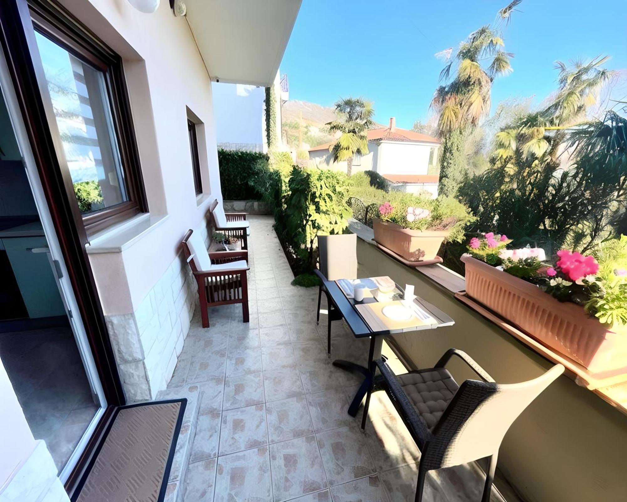 Apartment Dujmic - 50m From The Sea With Private Parking *