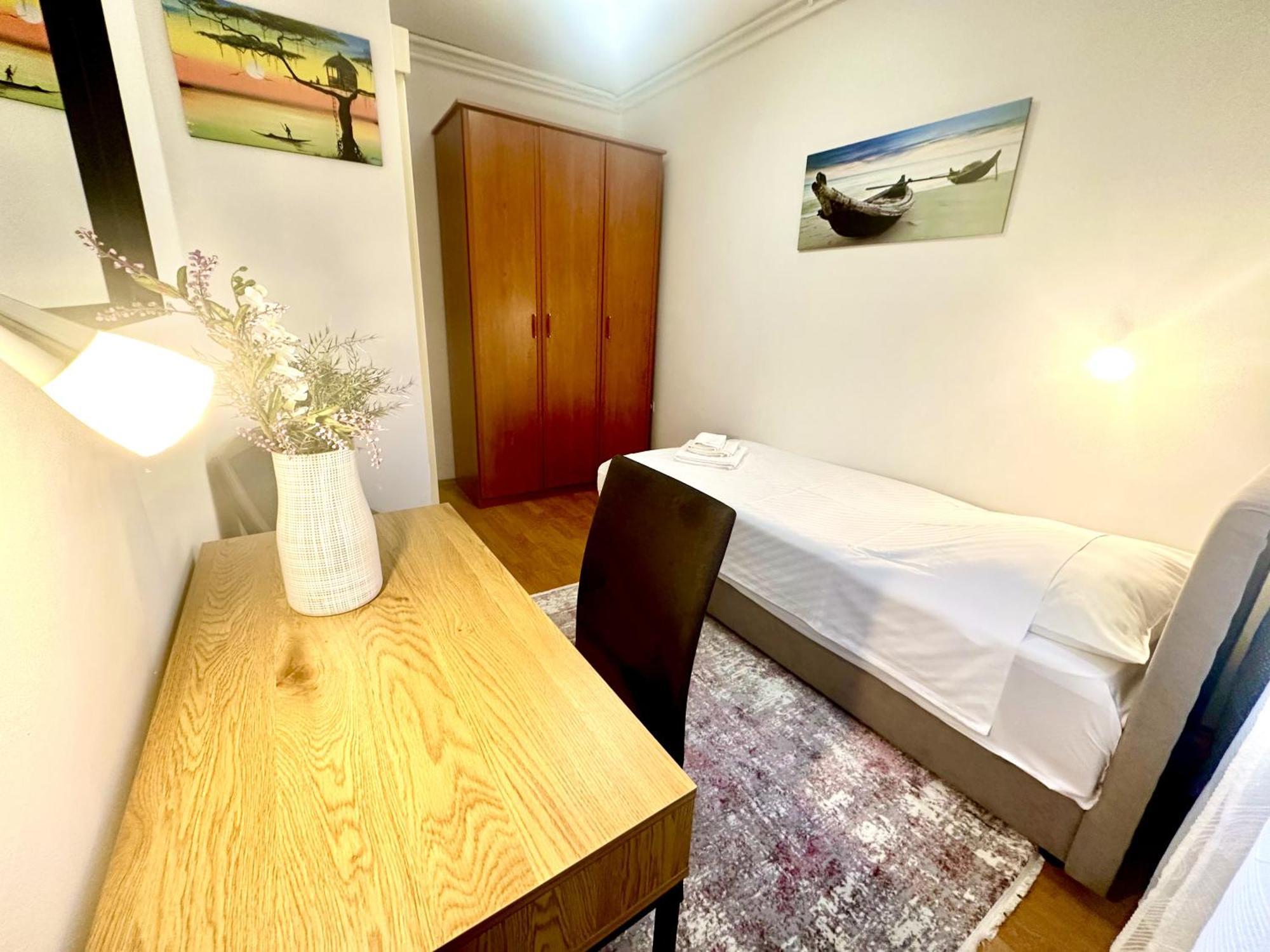 Dujmic - 50m From The Sea With Private Parking Apartment