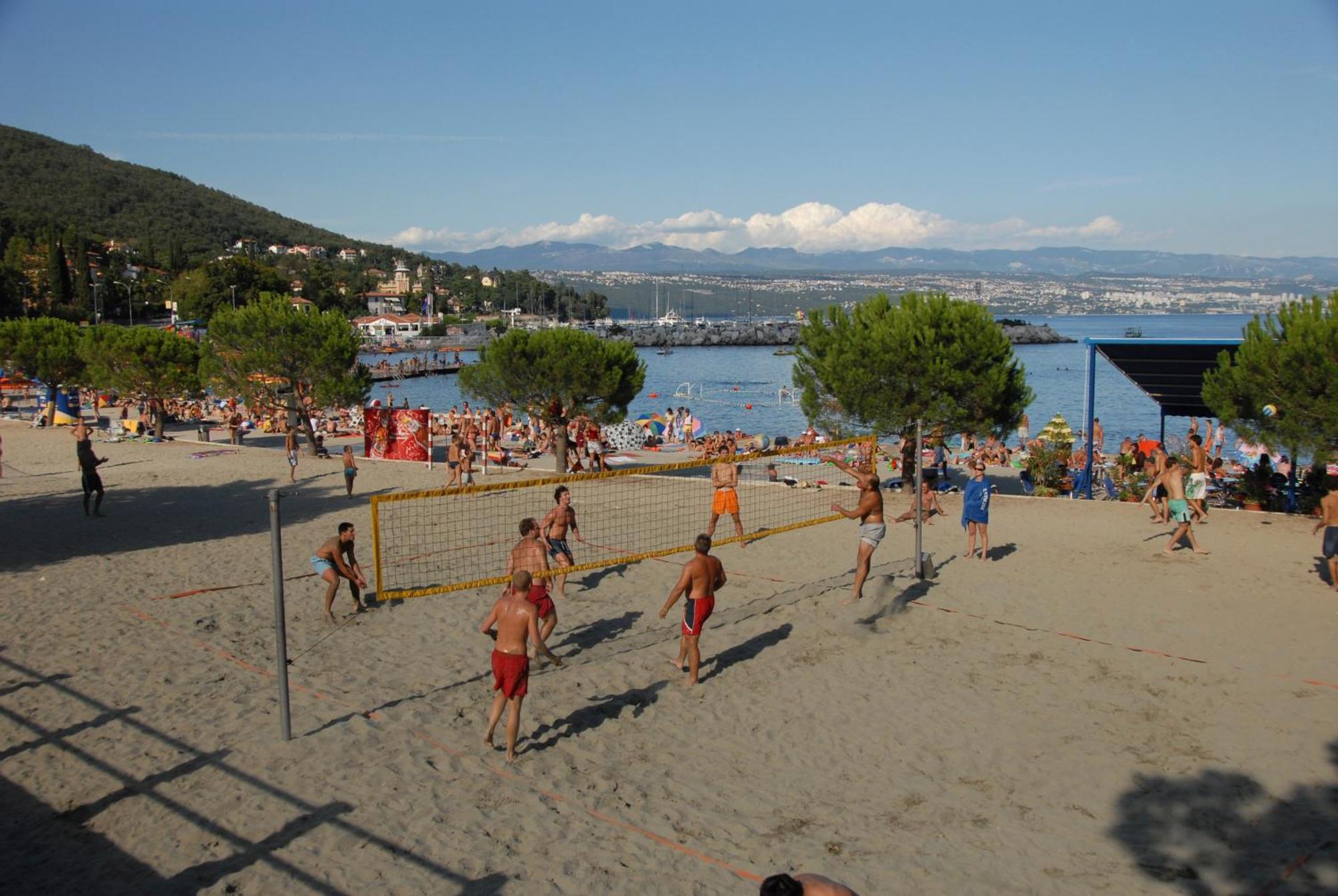 Apartment Dujmic - 50m From The Sea With Private Parking *