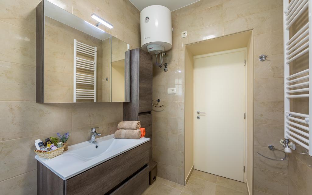 Dujmic - 50m From The Sea With Private Parking Apartment Icici