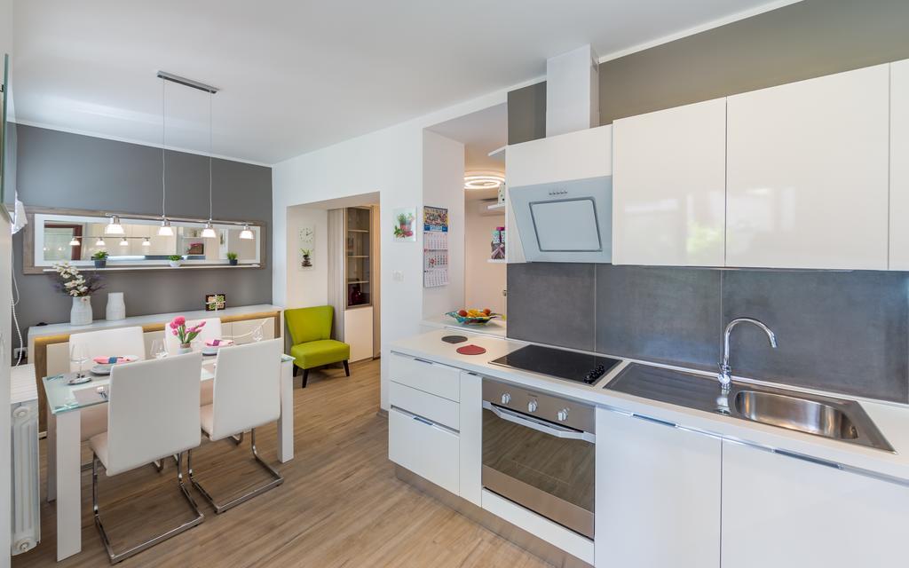Dujmic - 50m From The Sea With Private Parking Apartment Icici