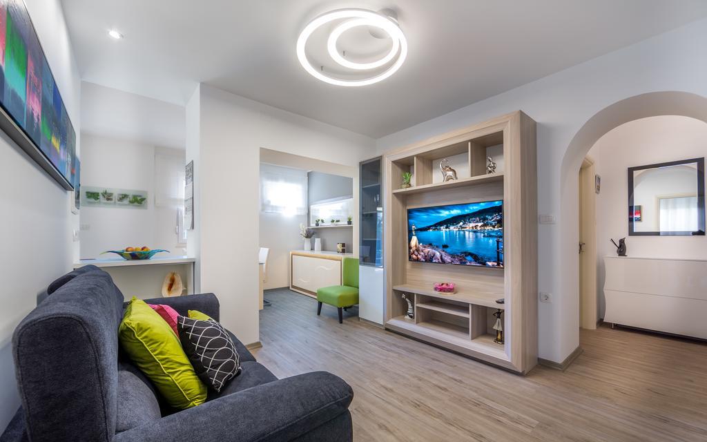 Dujmic - 50m From The Sea With Private Parking