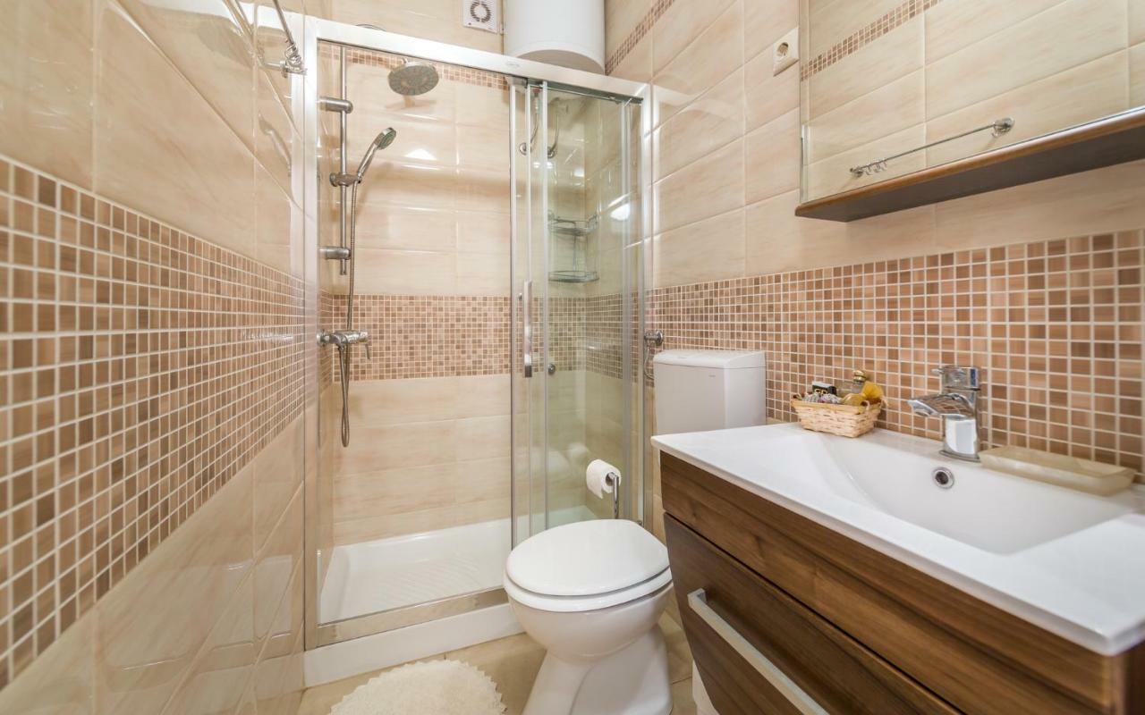 Apartment Dujmic - 50m From The Sea With Private Parking Icici